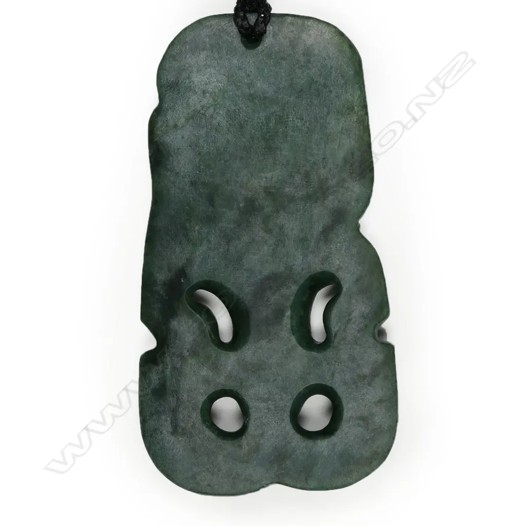 Arapo Whata Arahura pounamu hei tiki, Image 1++