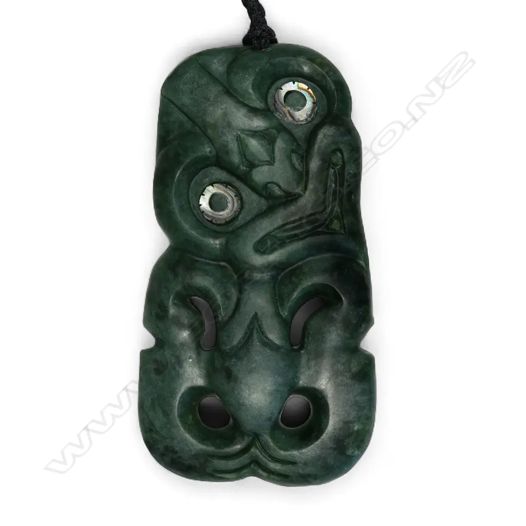 Arapo Whata Arahura pounamu hei tiki, Image 1++