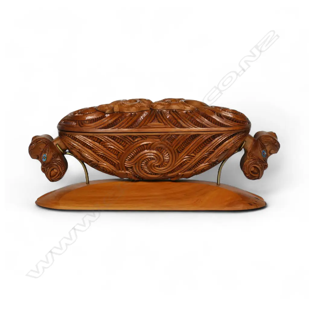 A quality contemporary carved totara wakahuia by Ian-Wayne Reihana Grant (1964-), Image 1++