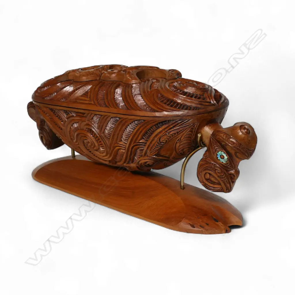 A quality contemporary carved totara wakahuia by Ian-Wayne Reihana Grant (1964-), Image 1++