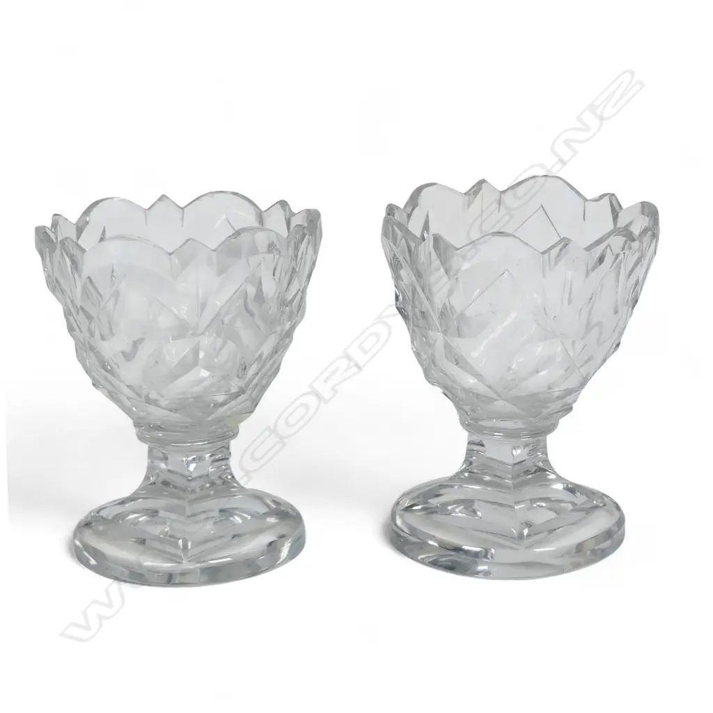 A Pair of George III cut glass table salts, Image 1++