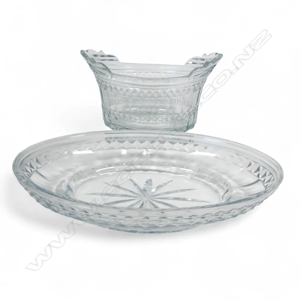 A George III Irish cut glass strawberry dish on stand, Image 1++