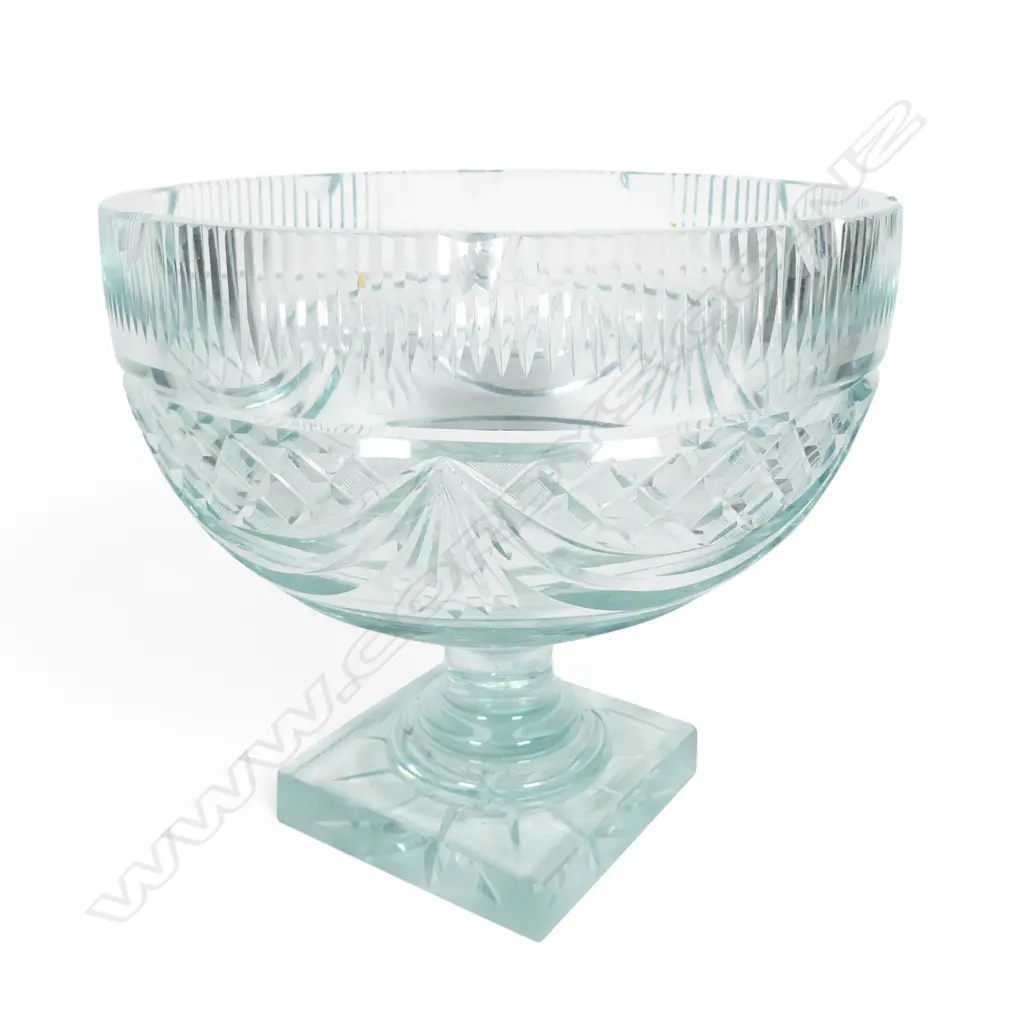 A George III cut glass large trifle bowl, Image 1++