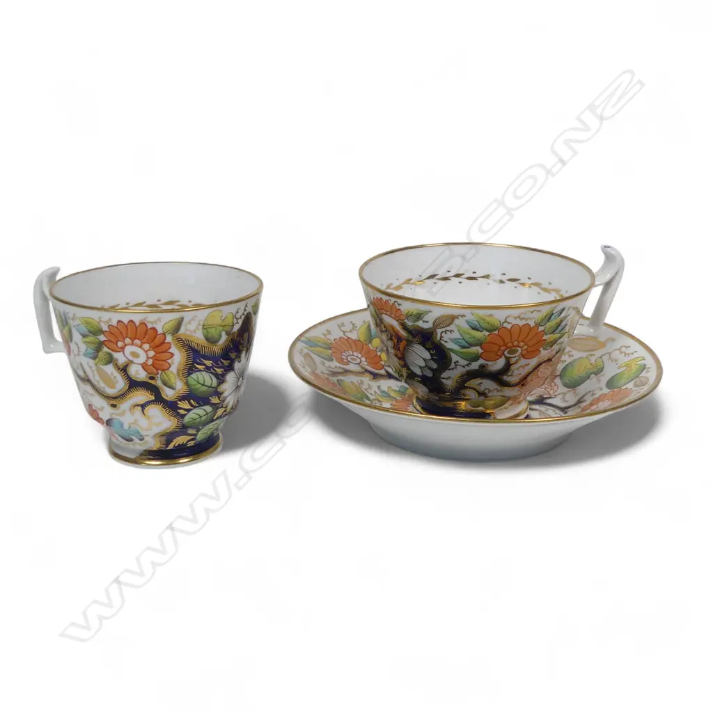A George III Imari hand painted trio, Image 1++