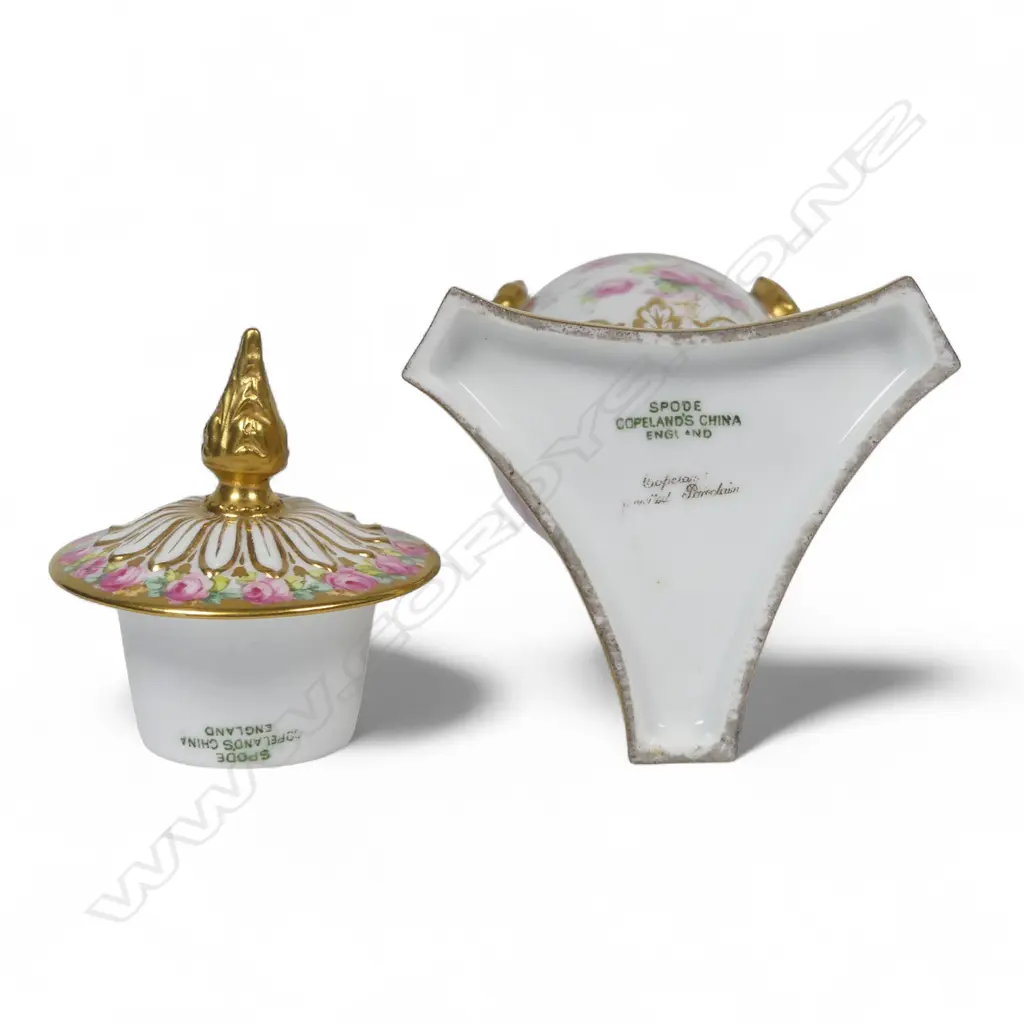 A Victorian Spode Copeland's China small fine lidded urn, Image 1++