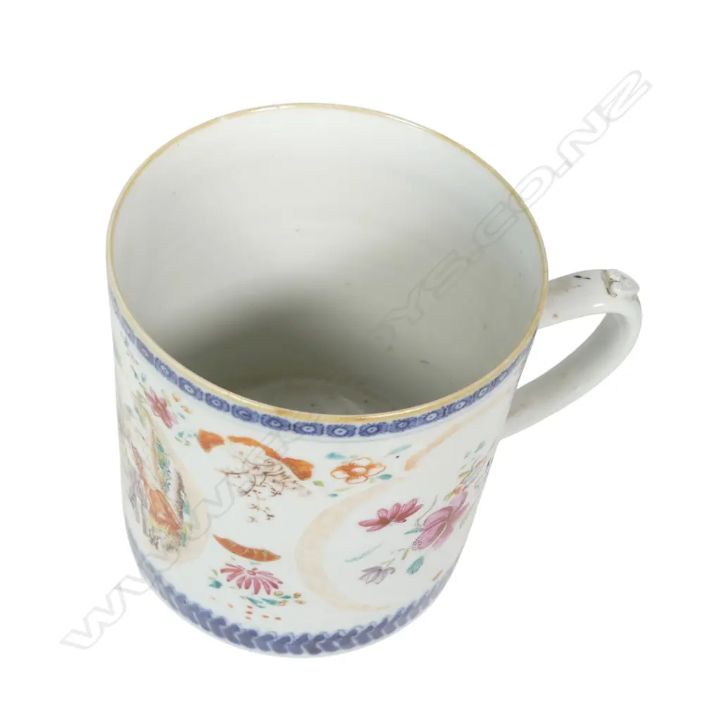 A large late 18thC Chinese famille rose mug, Image 1++