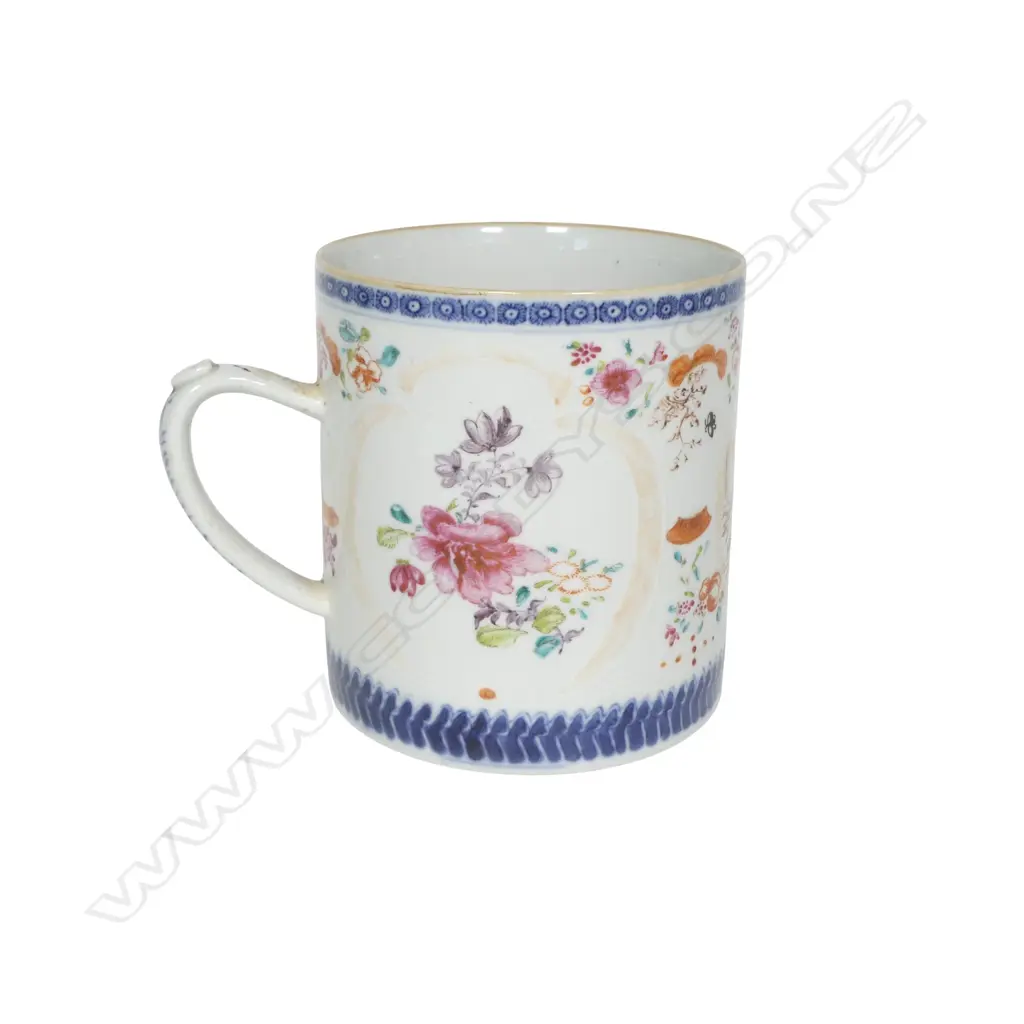 A large late 18thC Chinese famille rose mug, Image 1++