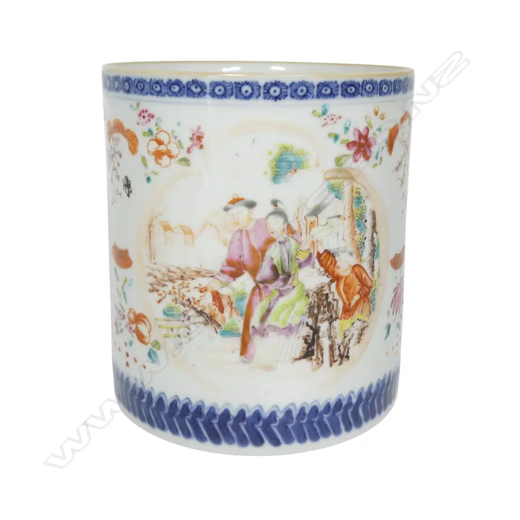 A large late 18thC Chinese famille rose mug, Image 1++