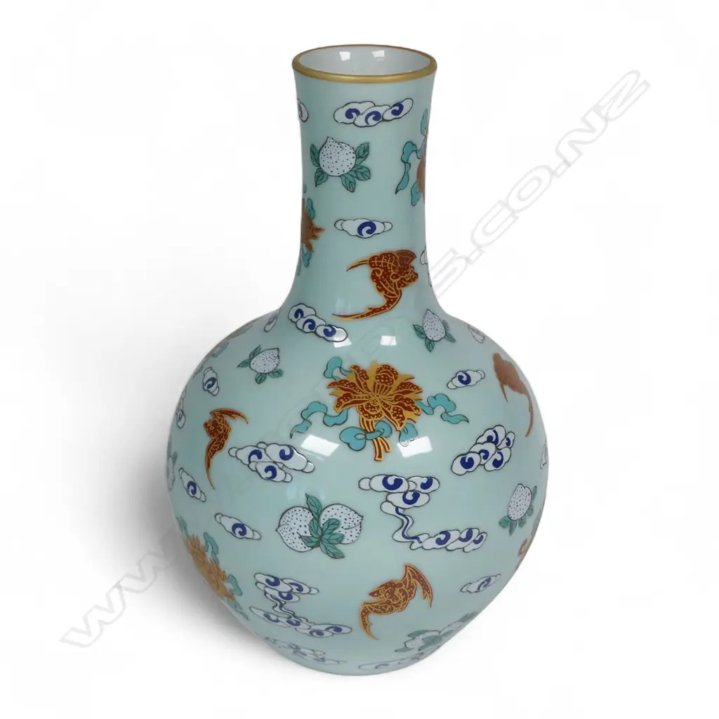 A Chinese cloud and bat pattern celestial globe form vase, Image 1++