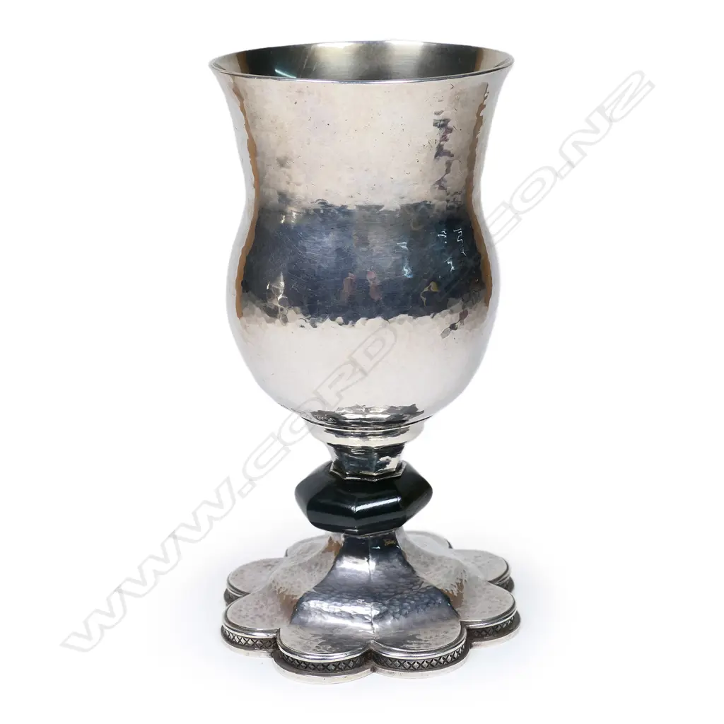 A historical New Zealand silver goblet by Fred Money, Image 1++