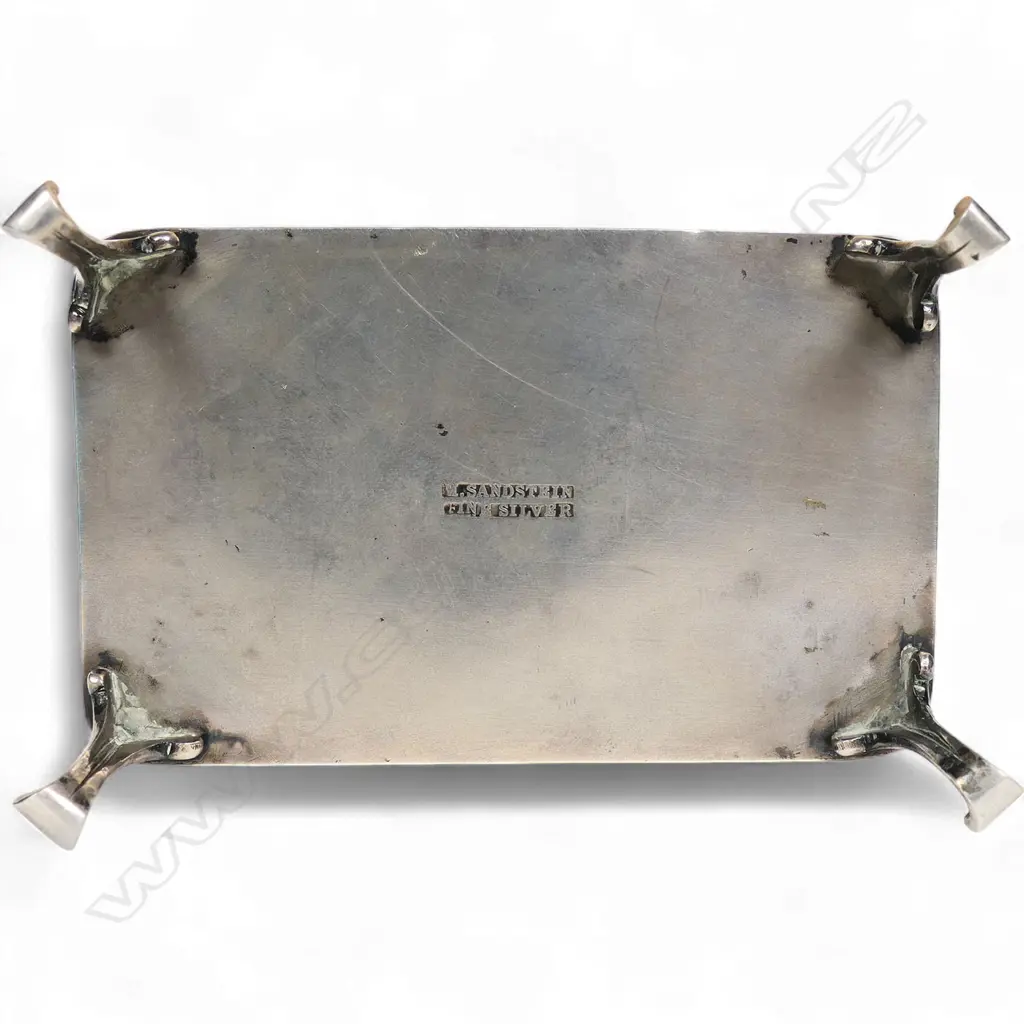 An early 20thC silver and greenstone trinket box, Image 1++