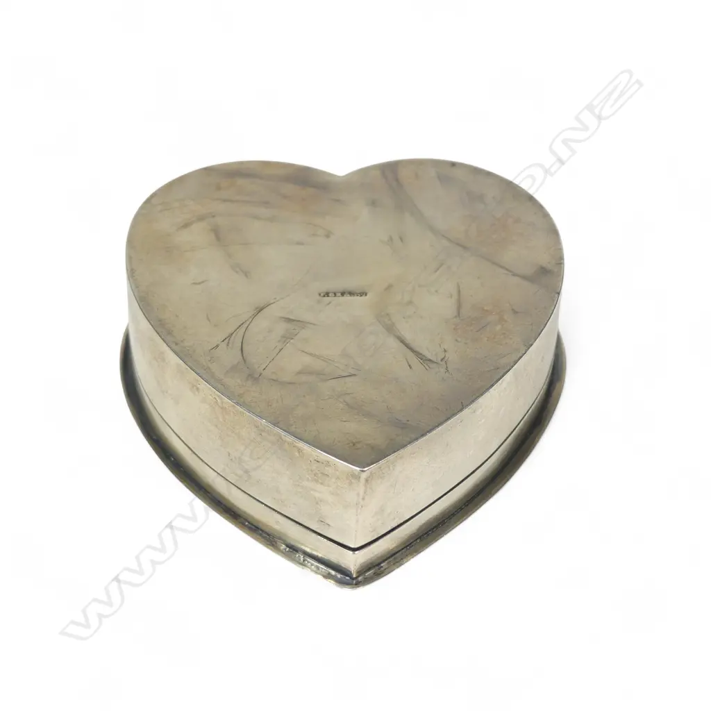 Frank Grady (Wellington) silver and pounamu trinket box, Image 1++