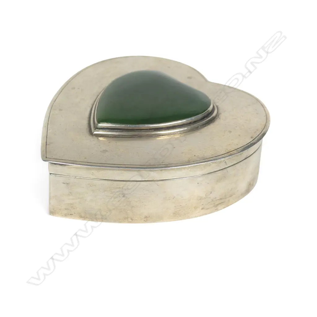 Frank Grady (Wellington) silver and pounamu trinket box, Image 1++