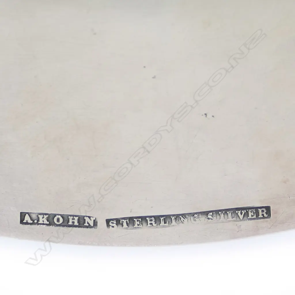 Adolph Kohn (Auckland) silver communion plate, Image 1++