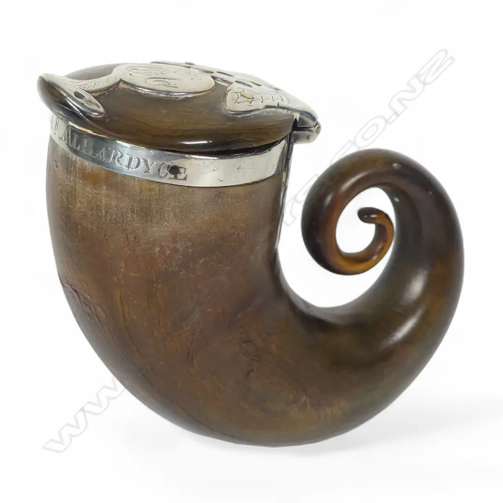 A Victorian Scottish silver and rams horn snuff mull, Image 1++