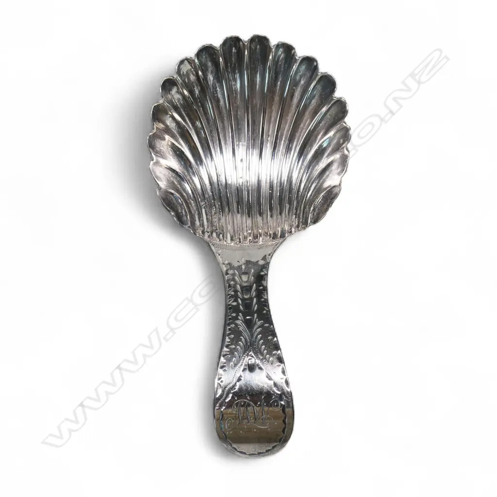 A George III silver shell bowled caddy spoon, Image 1++