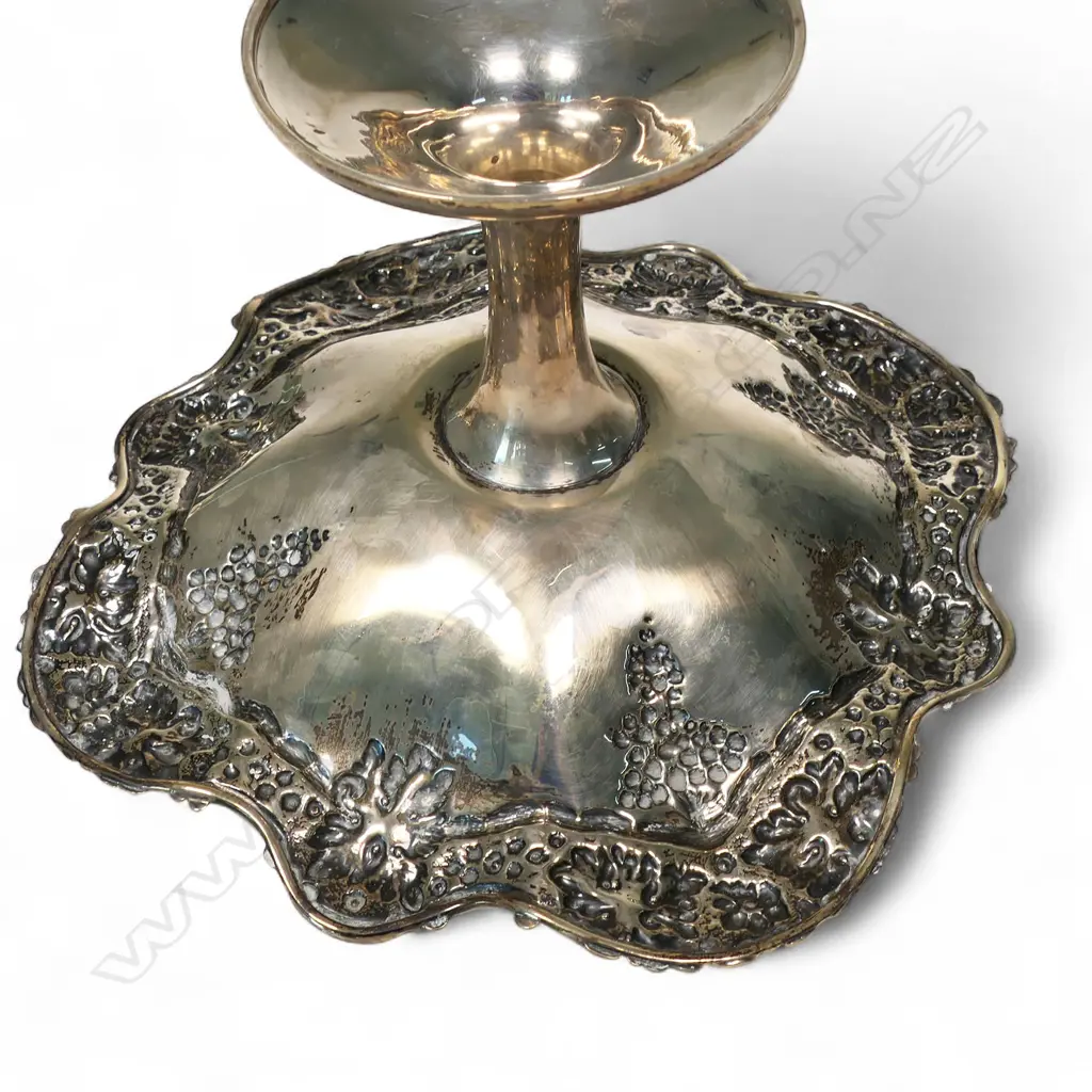An Edwardian silver decorative tazza, Image 1++