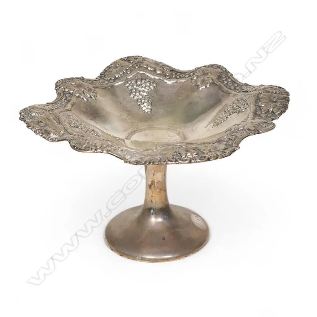 An Edwardian silver decorative tazza, Image 1++