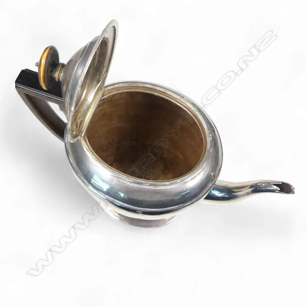 A George III silver pedestal coffee pot, Image 1++