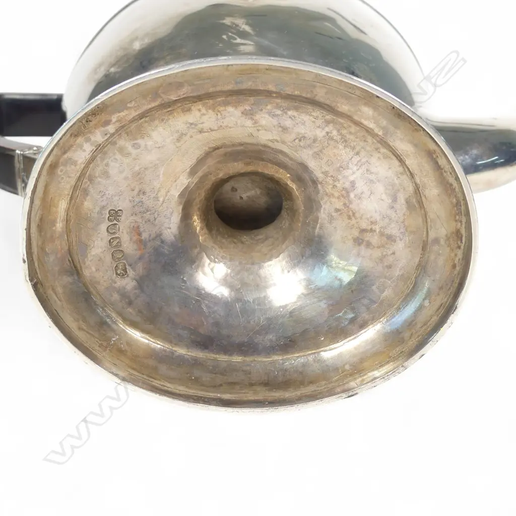 A George III silver pedestal coffee pot, Image 1++