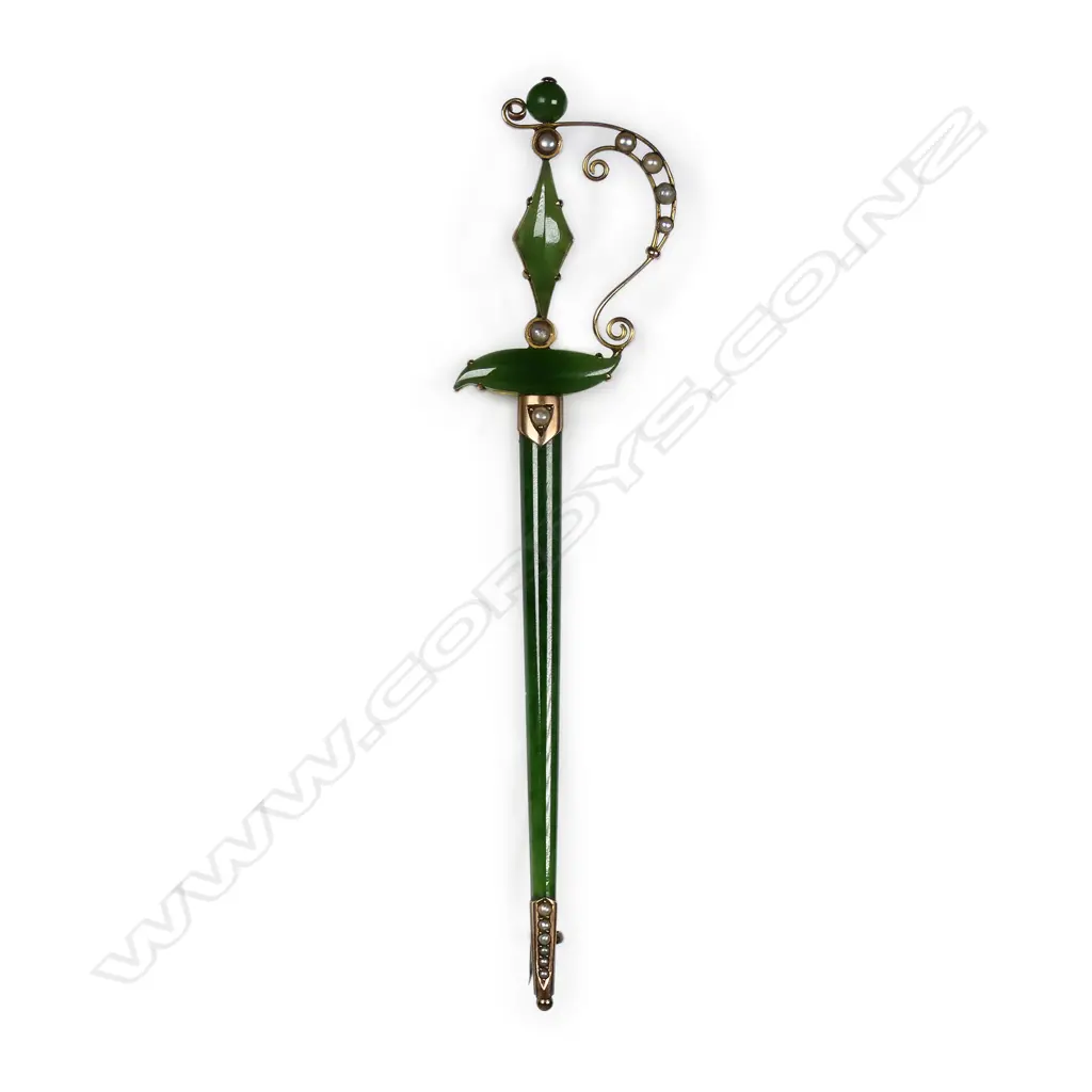 A colonial 9ct rose gold and pounamu sword brooch, Image 1++