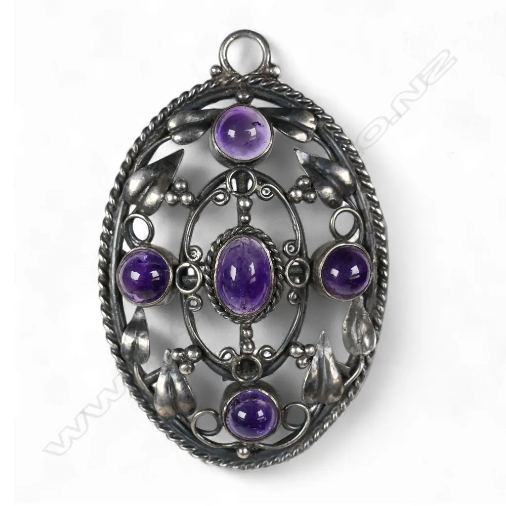A rare Elsie Reeve (New Zealand 1885-1927) Arts & Crafts silver and amethyst pendant/brooch, Image 1++