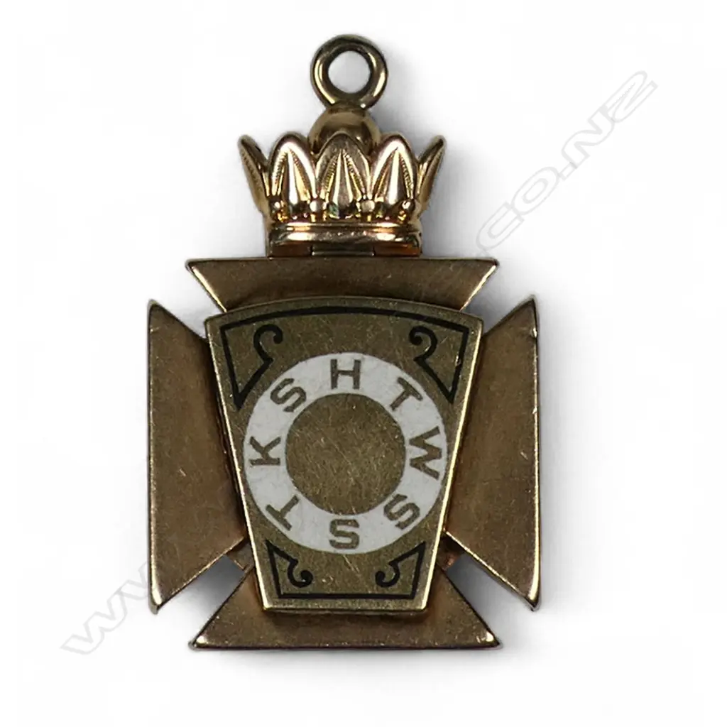 A 19thC Masonic Knights Templar 14ct gold Maltese cross pendant, Image 1++