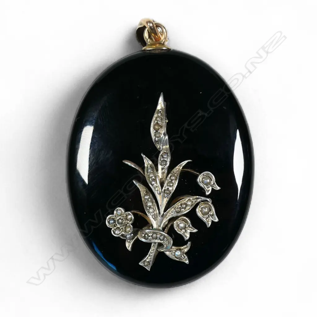 A Victorian memorial gold top black enamelled and seed pearl large locket, Image 1++