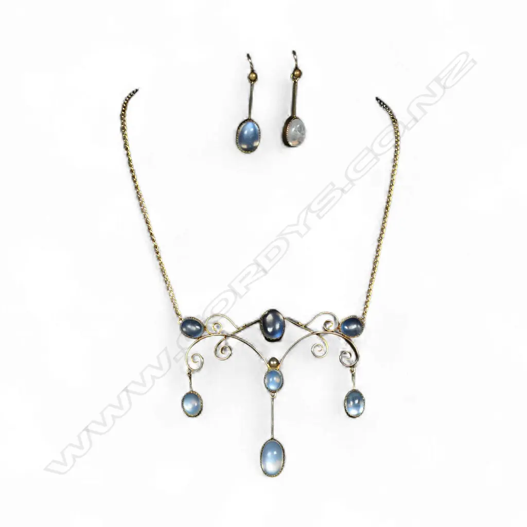 A quality 9ct gold and moonstone late 19thC Art Nouveau necklace and earring set, Image 1++