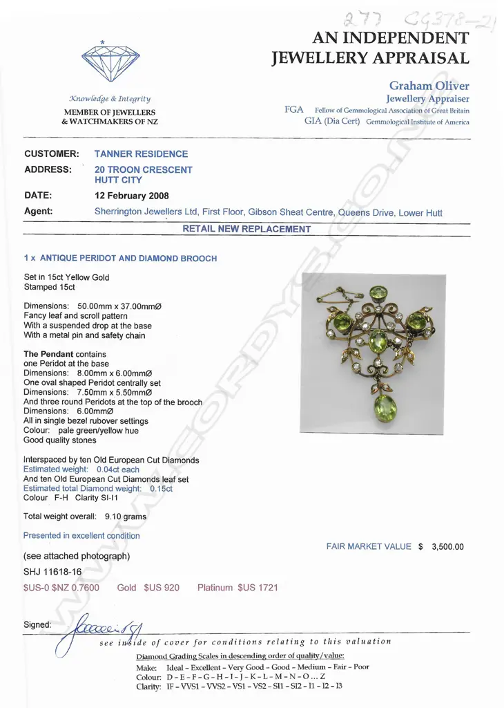 An Edwardian 15ct gold peridot and diamond brooch, Image 1++