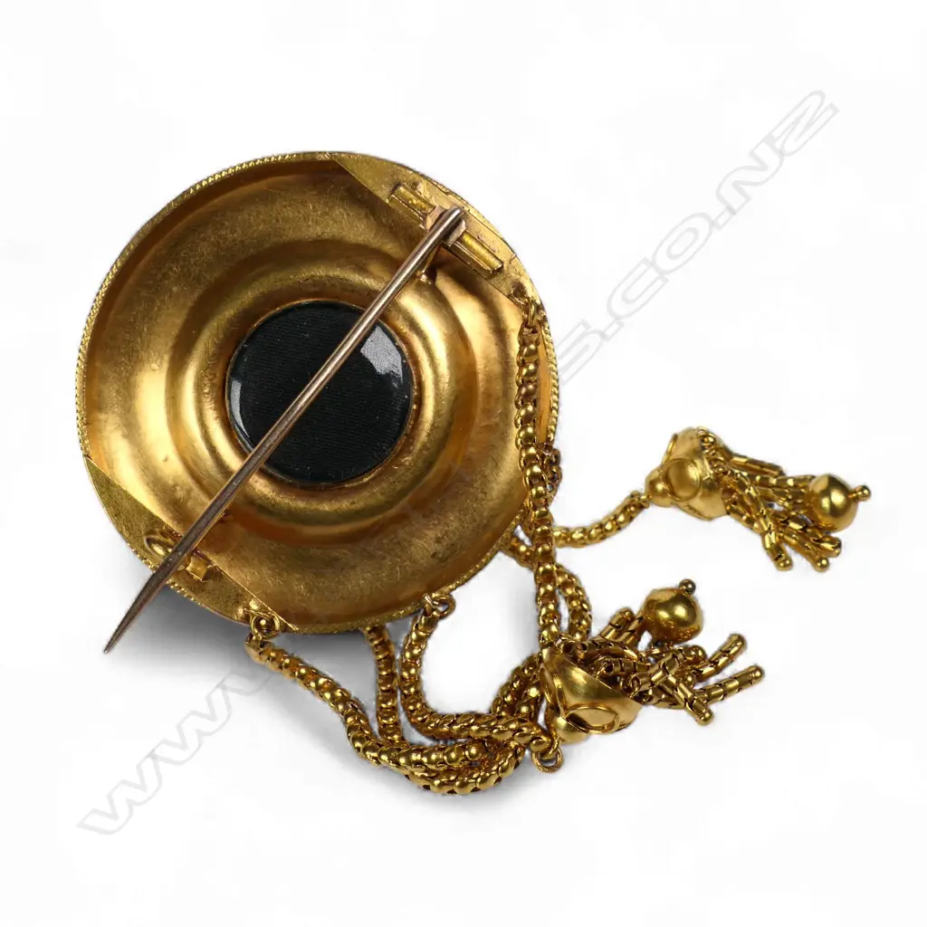 A good Victorian Etruscan style 15ct gold chain and tassel brooch, Image 1++