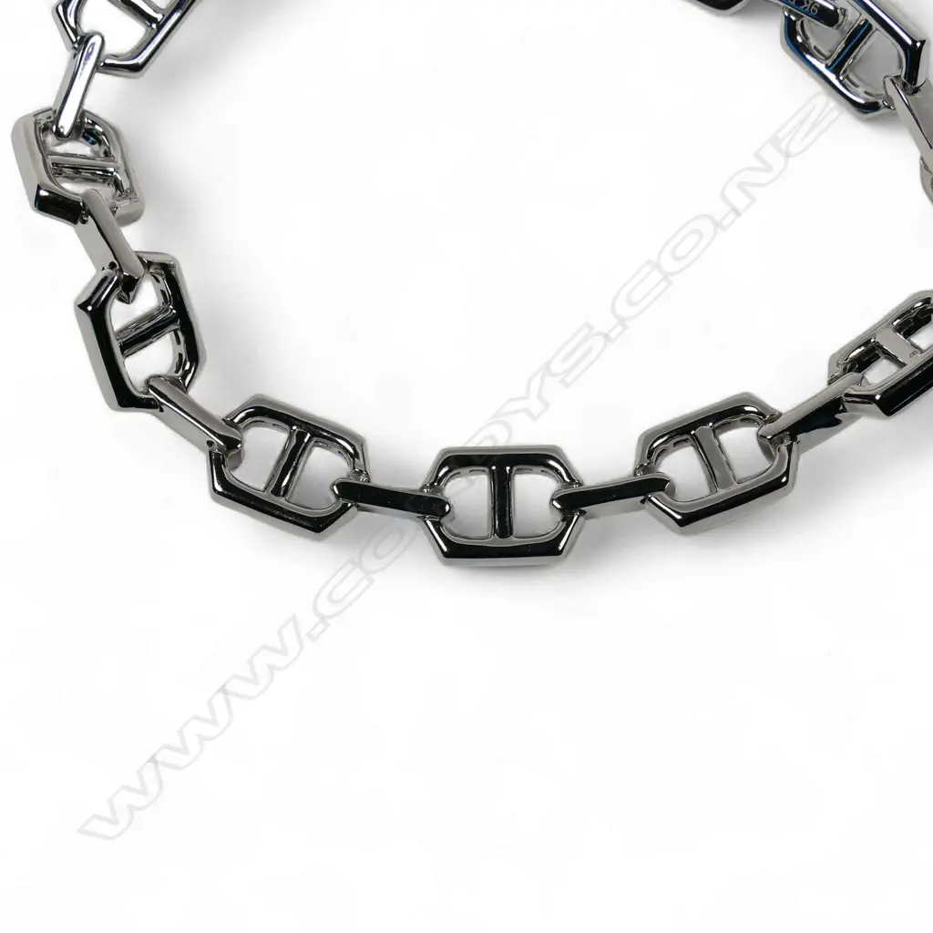 A 9ct white gold and diamond bracelet, Image 1++