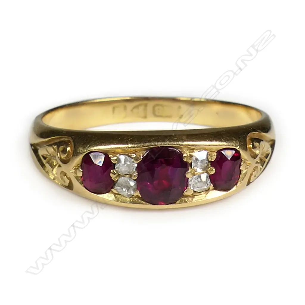 An 18ct gold late Victorian ruby and diamond ring, Image 1++