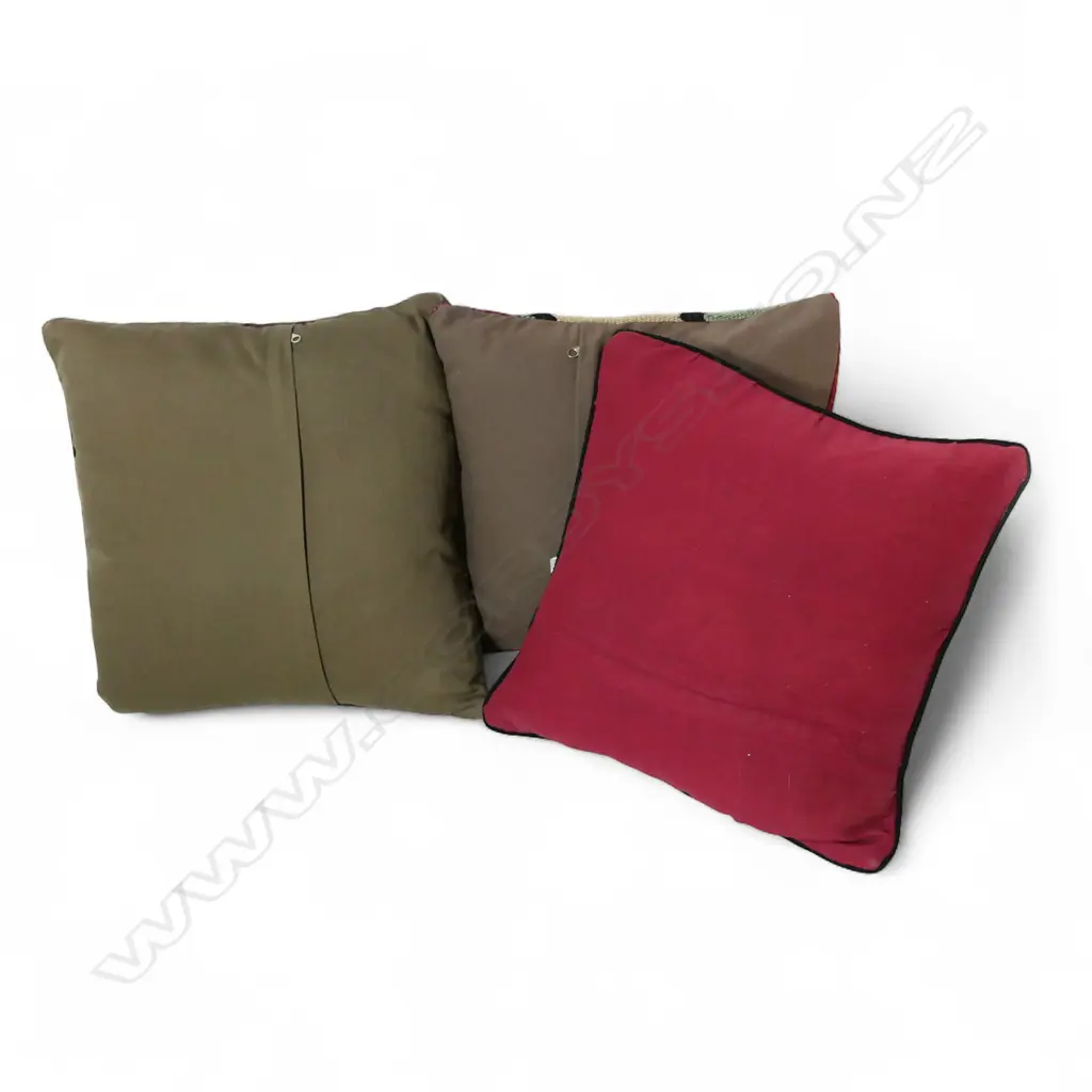 Three Persian kilim cushions, Image 1++