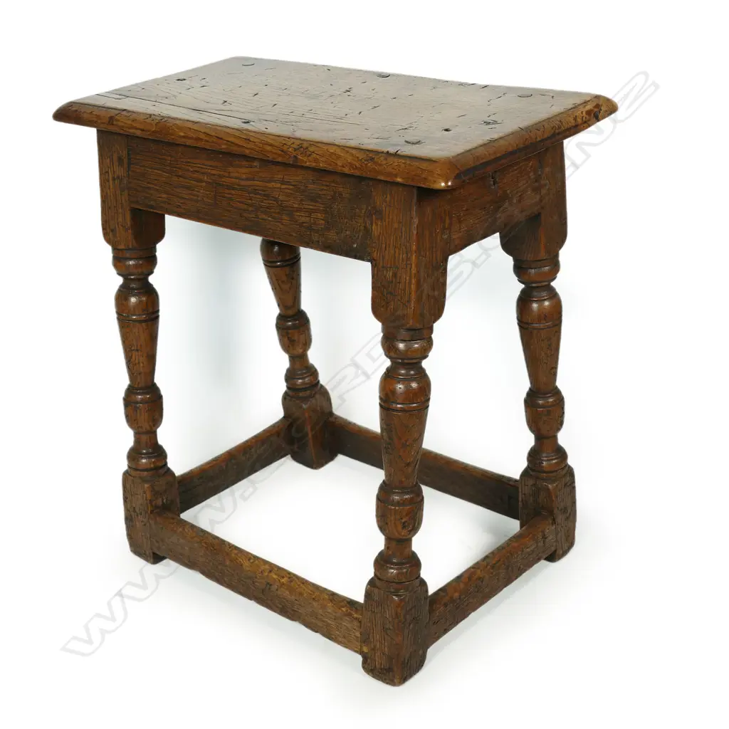 A Georgian oak country stool, Image 1++