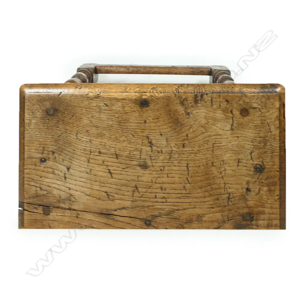 A Georgian oak country stool, Image 1++