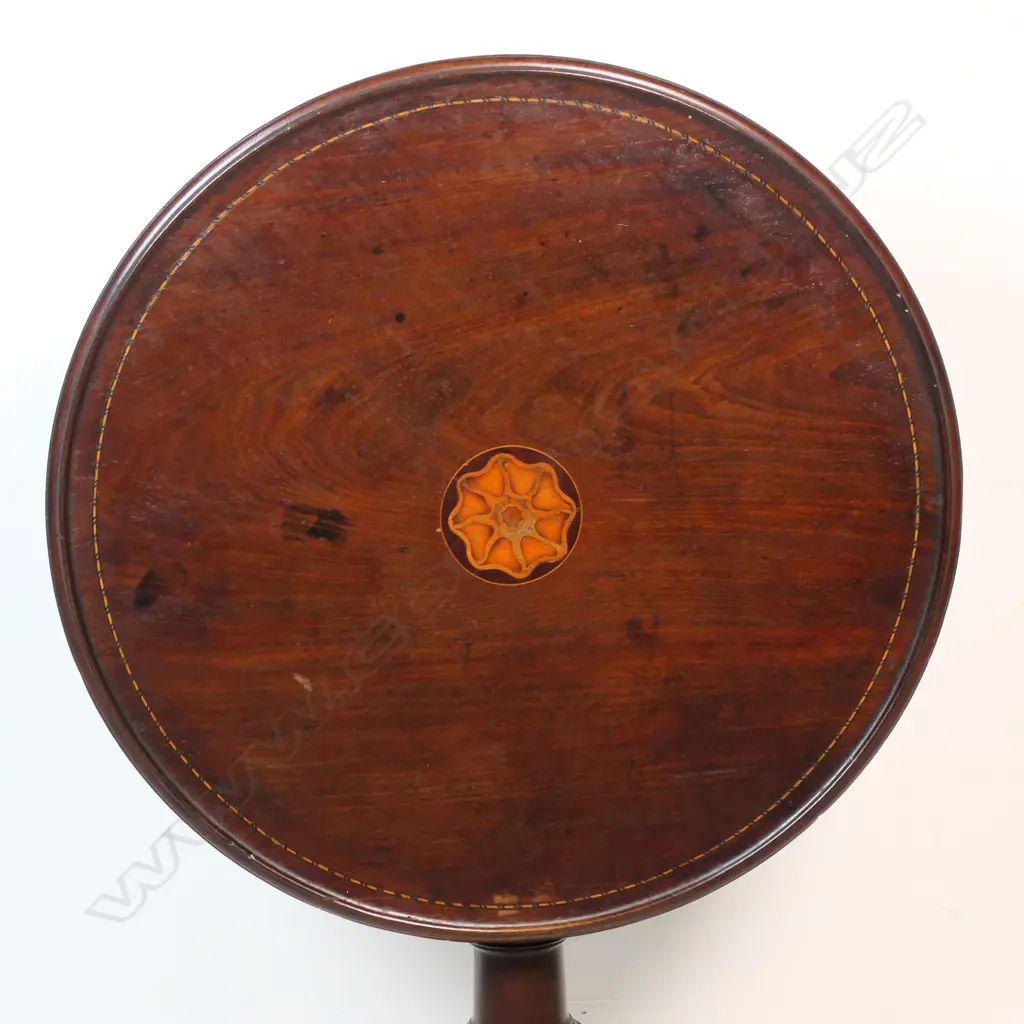 A Georgian mahogany inlaid tilt top wine table, Image 1++