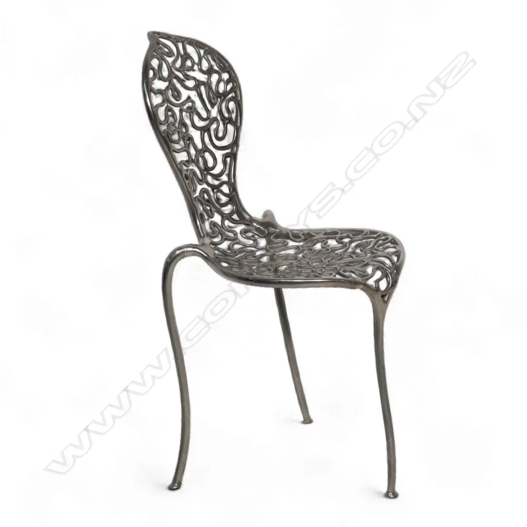 A Stephane Rondel peanut chair, Image 1++