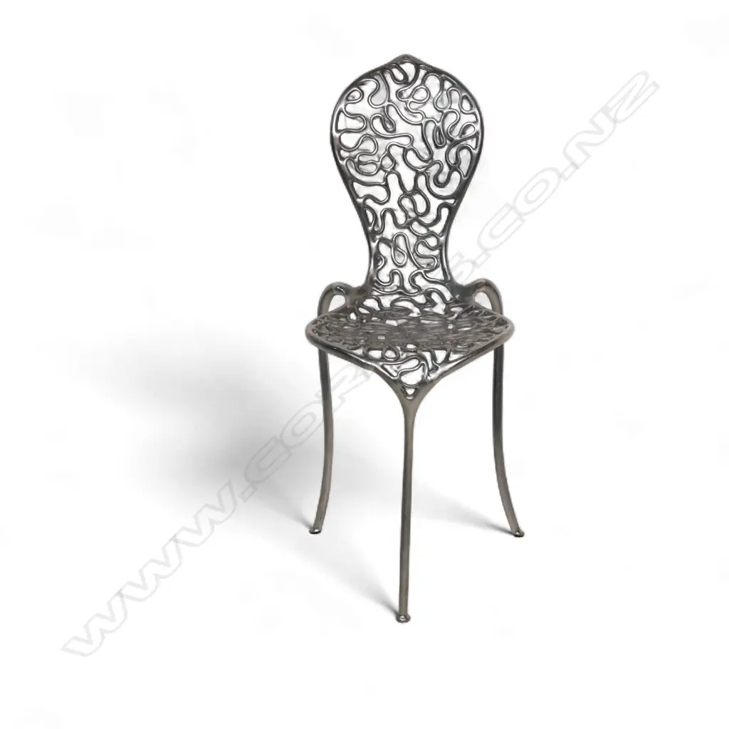 A Stephane Rondel peanut chair, Image 1++