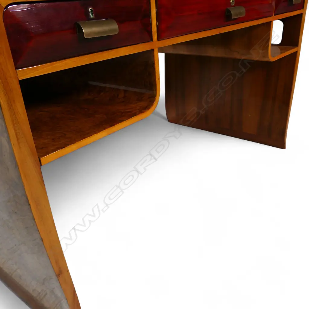 A quality French Art Deco burr walnut desk, Image 1++