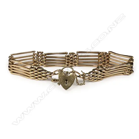 A 9ct gold gate link bracelet,