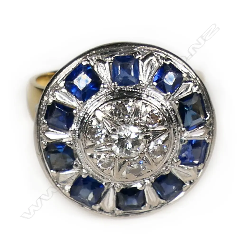 An 18ct gold sapphire and diamond ring, Image 1++