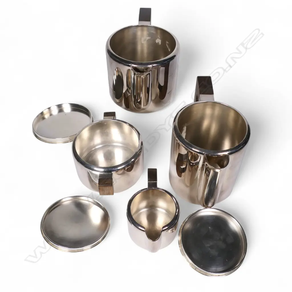 A stylish French Christofle Art Deco design quality silver-plated tea service by Luc Lanel, Image 1++