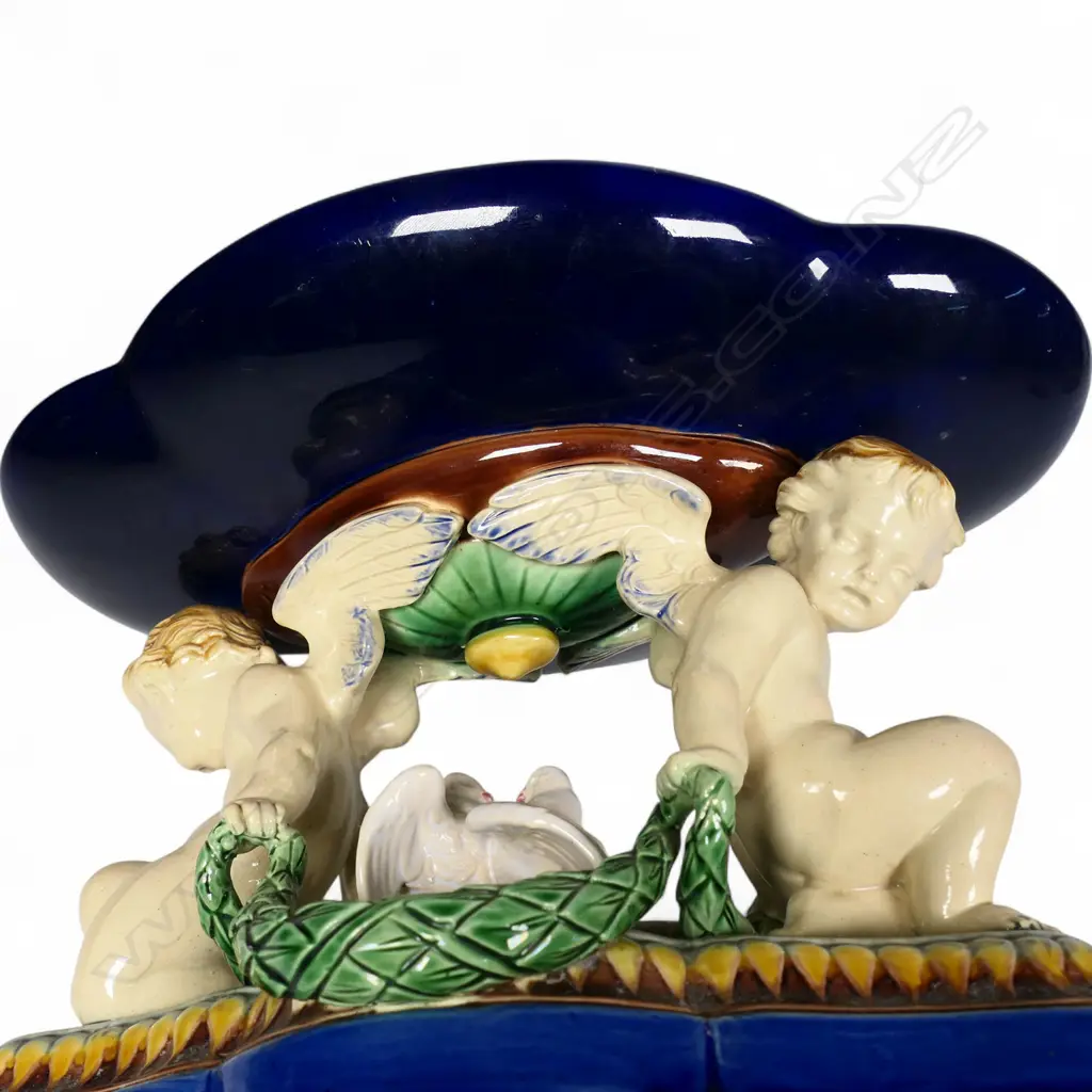 A Victorian Minton majolica table centre piece, Image 1++