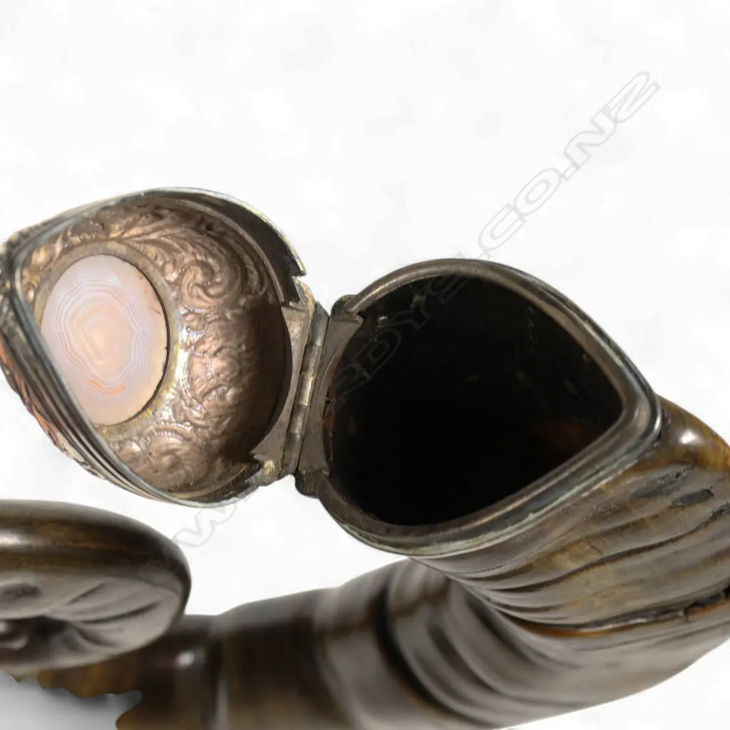 An exceptional Victorian Scottish silver and agate mounted very large snuff mull, Image 1++