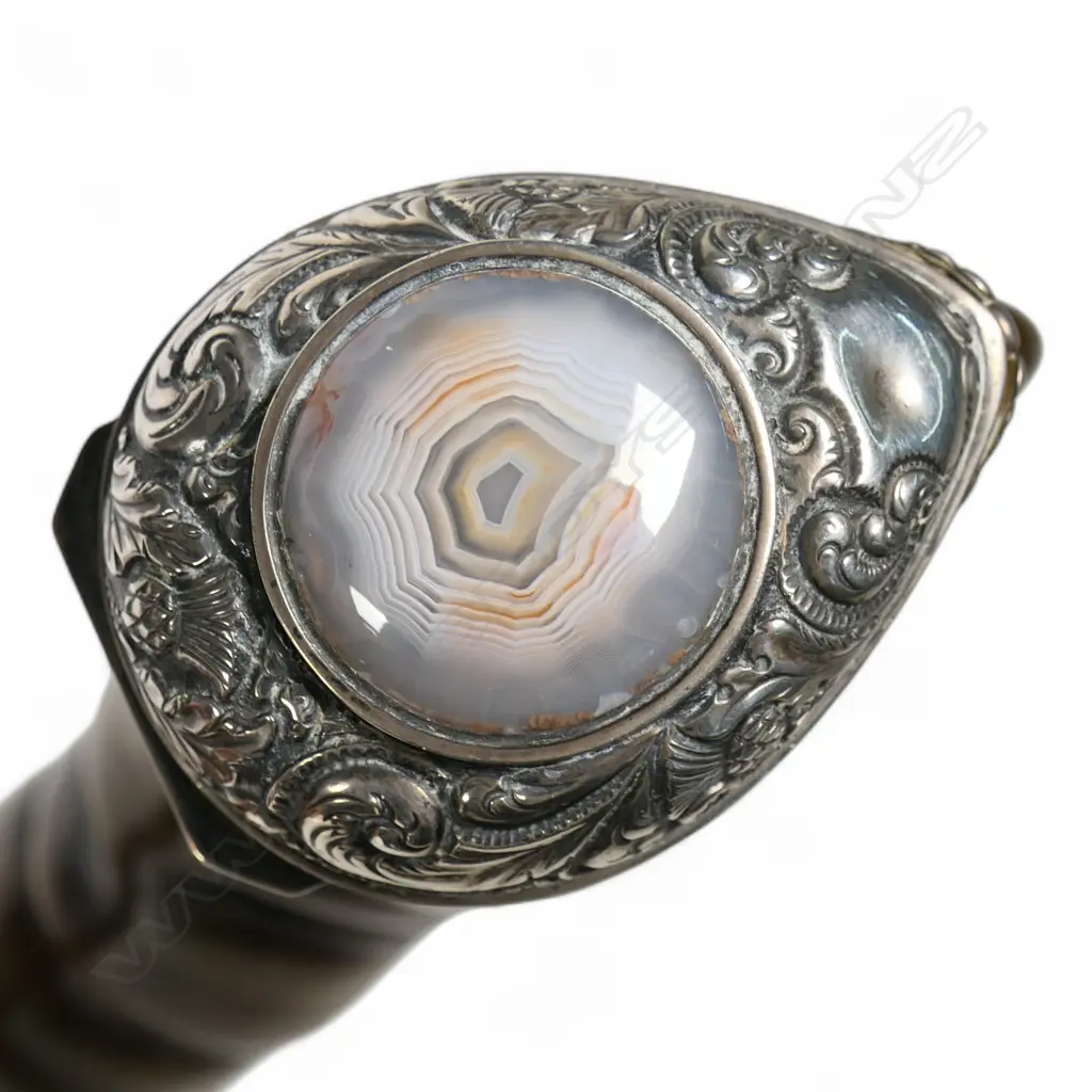 An exceptional Victorian Scottish silver and agate mounted very large snuff mull, Image 1++