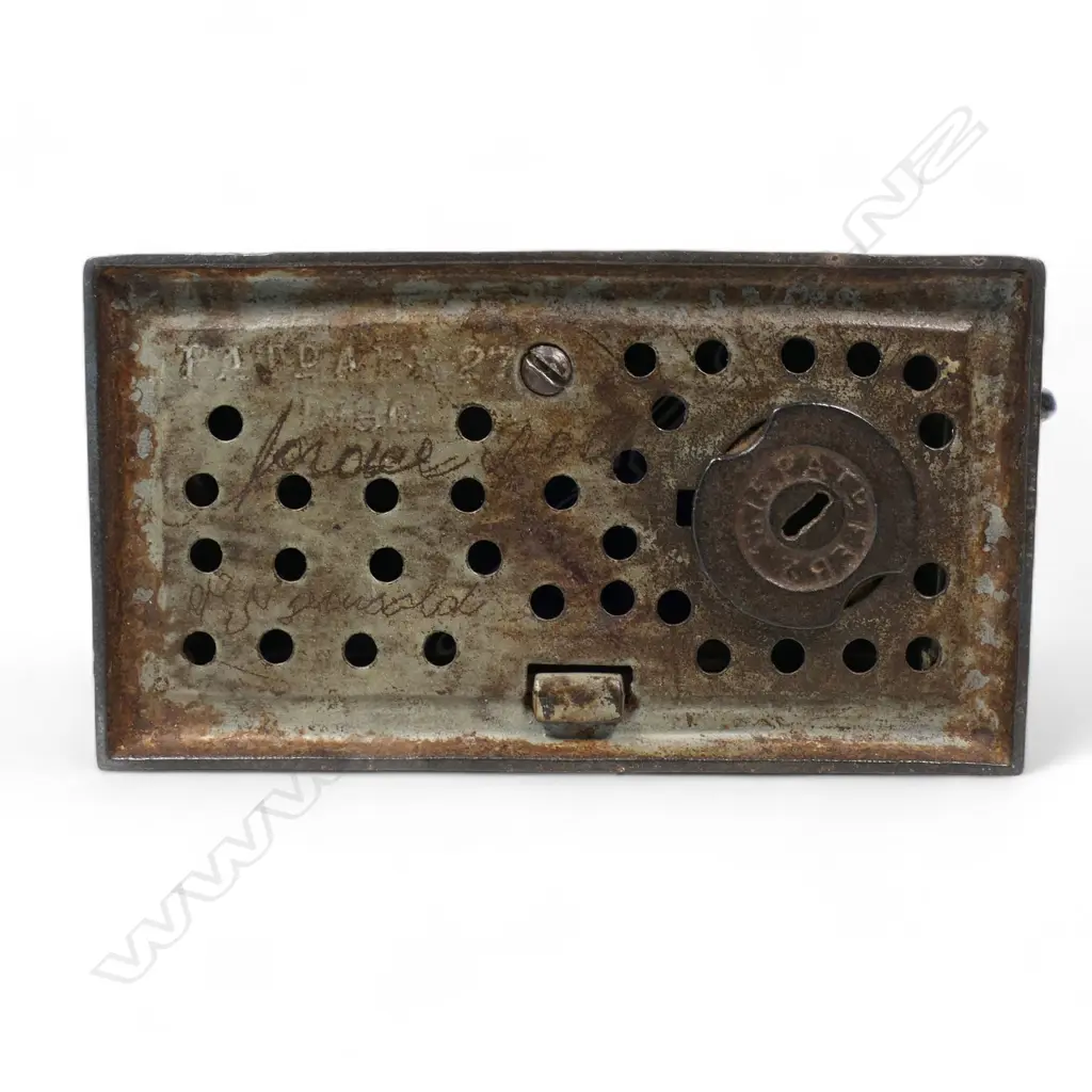 A 19thC American 1880 patent J.E. Stevens 'Bull Dog Bank' mechanical bank, Image 1++