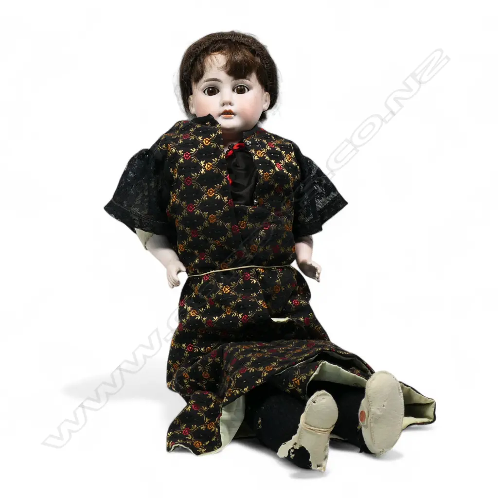 A c.1900 Armand Marseille 3200 bisque head doll, Image 1++
