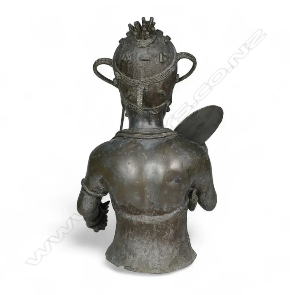 An early 20thC Nigerian Benin bronze bust, Image 1++