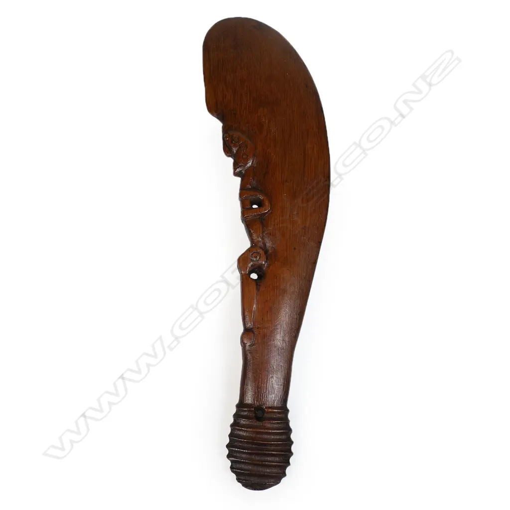 A 20thC Māori carved wahaika with stylised figure to back of blade, Image 1++